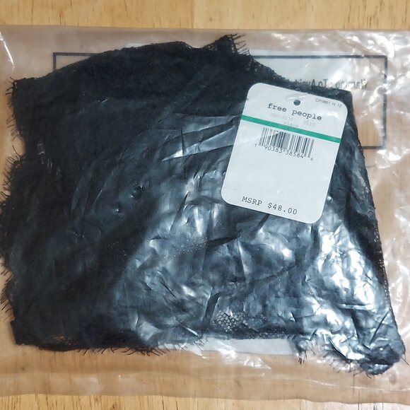 Free People Intimately You're So Great Underwire Black Lace Bra - 32C NWT - Picture 2 of 5